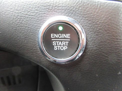 Used 2020 Ford Edge Titanium w/ Equipment Group 301A AWD/4WD image 37