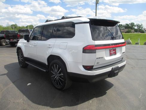 Used 2024 Lexus GX 550 w/ Accessory Package (2T) AWD/4WD image 9