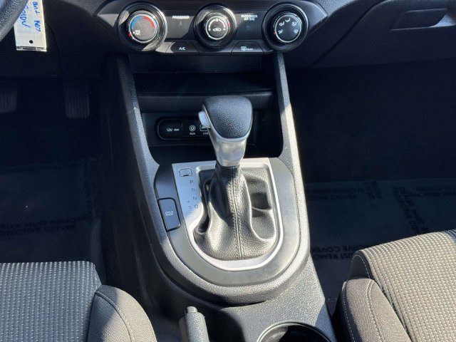Used 2020 Kia Forte LXS FWD image 18