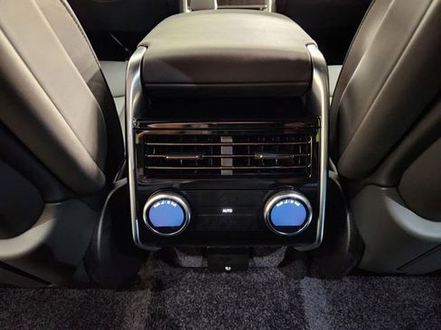 New 2026 Land Rover Range Rover Long Wheelbase SE image 29