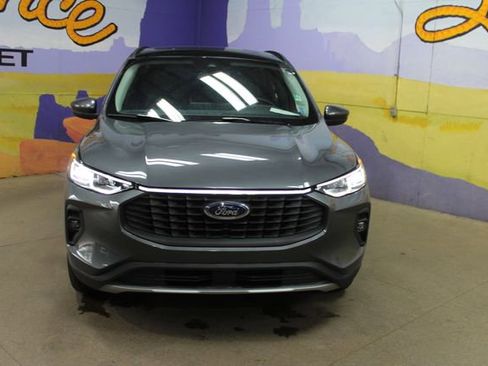Used 2025 Ford Escape Platinum AWD/4WD image 3