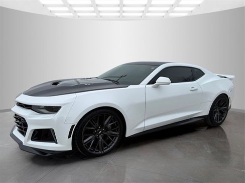 Used 2017 Chevrolet Camaro ZL1 image 3
