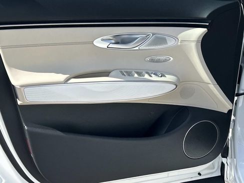 New 2026 Genesis GV70 2.5T Advanced AWD/4WD image 17