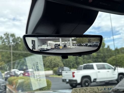 Used 2025 GMC Sierra 1500 AT4 w/ Technology Package AWD/4WD image 23