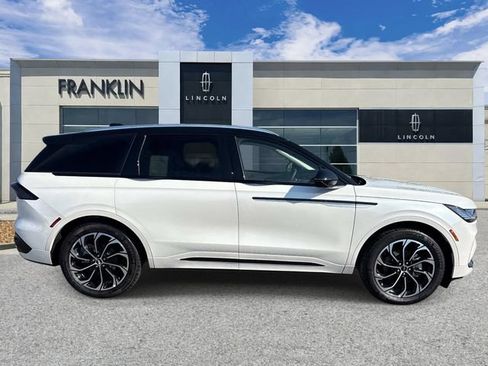 New 2026 Lincoln Nautilus Reserve AWD/4WD image 8