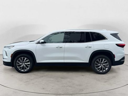 Used 2025 Buick Enclave Preferred AWD/4WD image 8