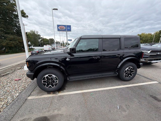 New 2026 Ford Bronco Outer Banks AWD/4WD image 4