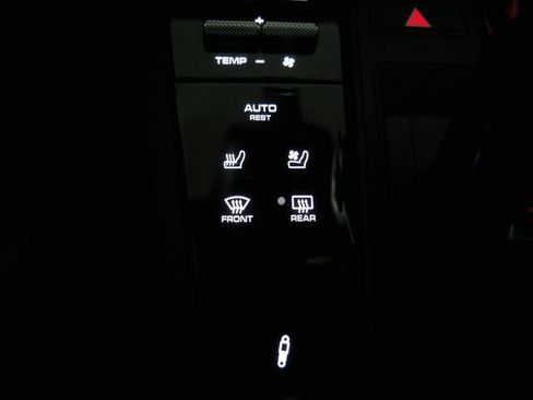 Used 2022 Porsche Cayenne Turbo GT image 28