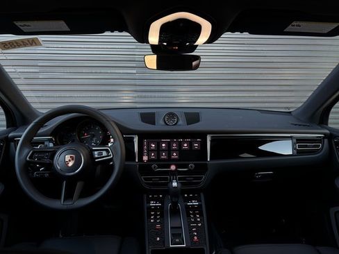 Certified 2026 Porsche Macan image 13