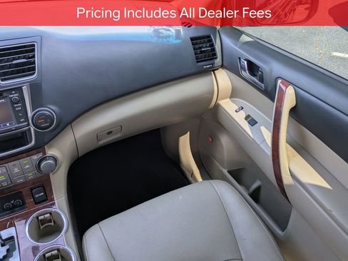 Used 2013 Toyota Highlander Limited FWD image 18