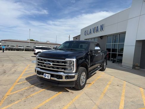 Used 2025 Ford F350 Lariat w/ Chrome Package AWD/4WD image 3