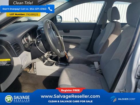 Used 2011 Hyundai Accent GLS w/ Premium Pkg 4 FWD image 9