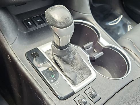 Used 2015 Toyota Highlander XLE AWD/4WD image 12