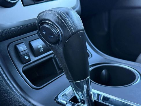 Used 2016 GMC Acadia SLE image 35