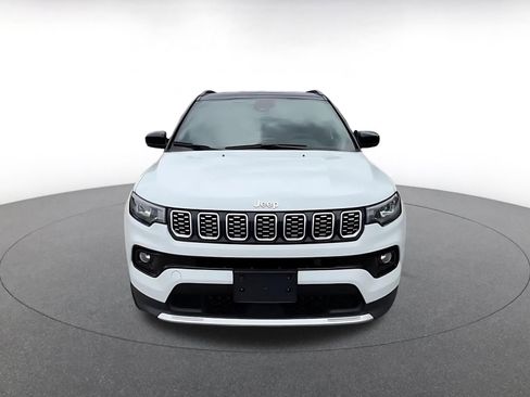 Used 2025 Jeep Compass Limited AWD/4WD image 5