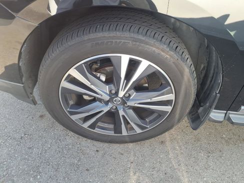 Certified 2020 Nissan Pathfinder Platinum FWD image 3