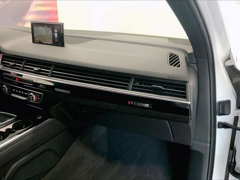 Used 2018 Audi Q7 3.0T Prestige w/ Prestige Package image 21
