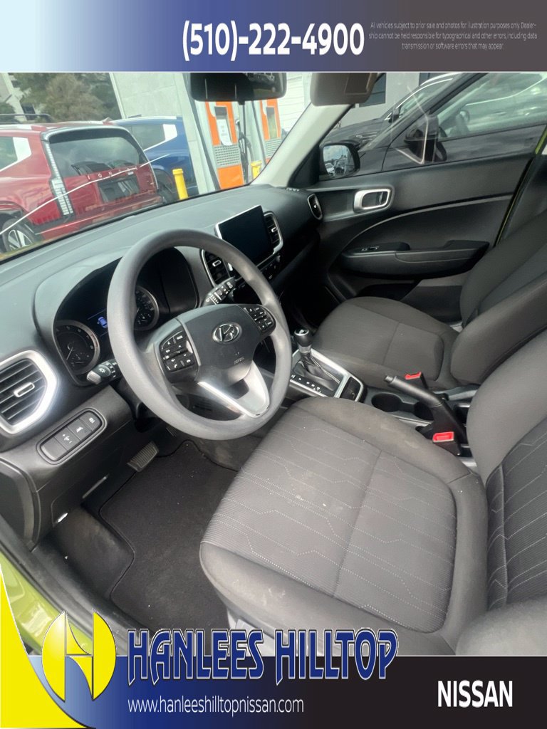 Used 2022 Hyundai Venue SE FWD image 3
