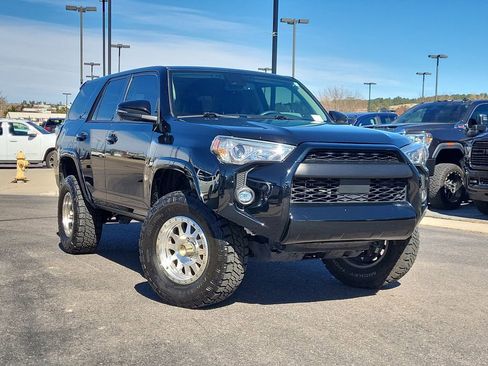 Used 2021 Toyota 4Runner SR5 Premium AWD/4WD image 2