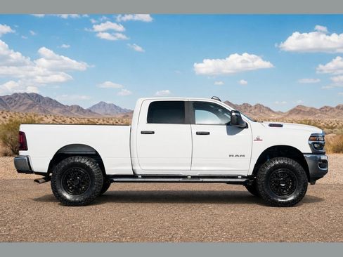 Used 2025 RAM 2500 Big Horn AWD/4WD image 4