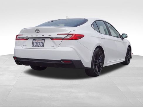 Certified 2025 Toyota Camry SE image 3