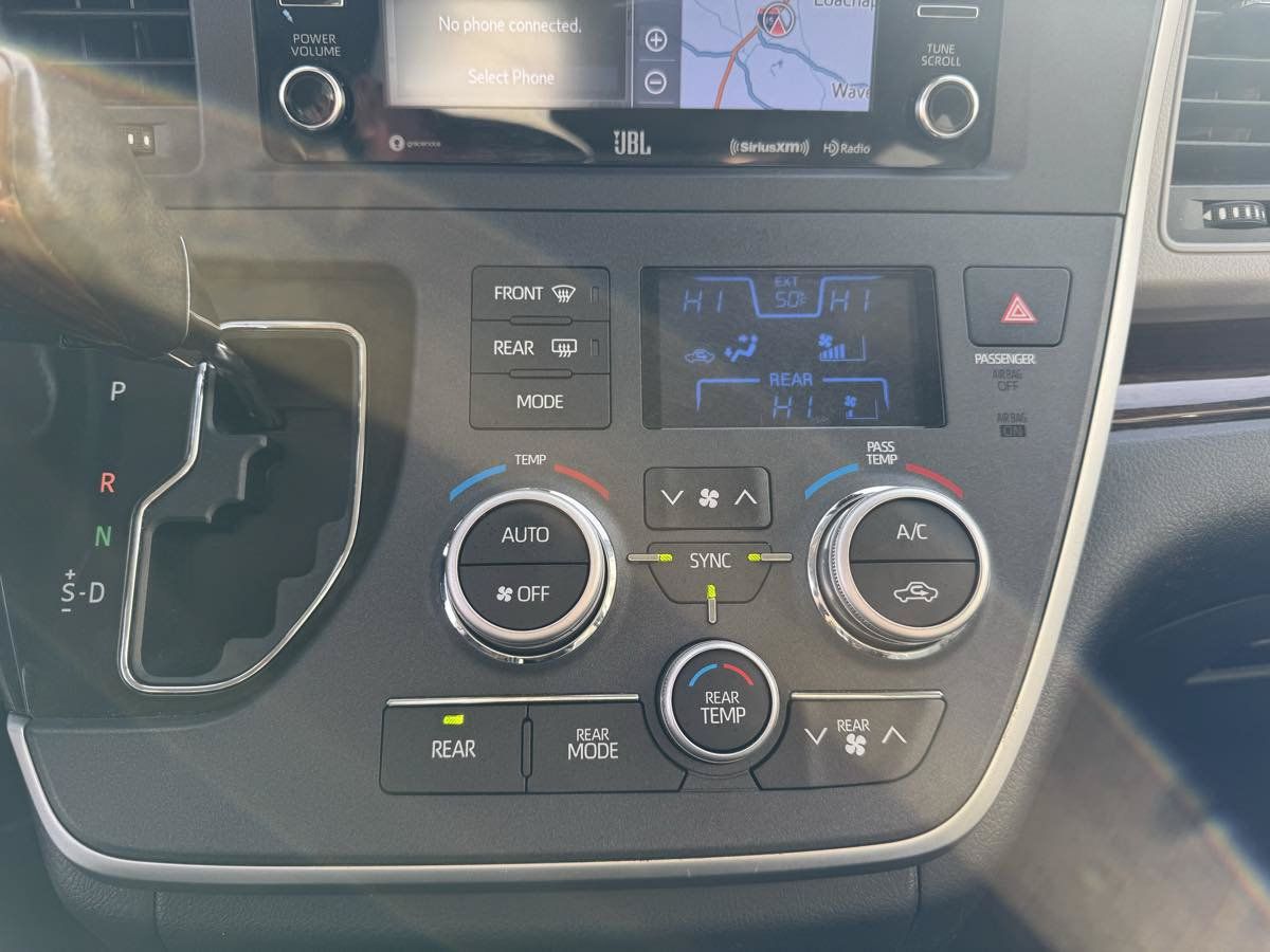 Used 2020 Toyota Sienna Limited Premium w/ Carpet Mat Package AWD/4WD image 24