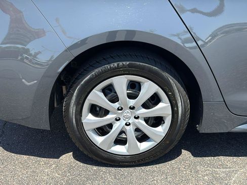 Used 2025 Toyota Corolla LE FWD image 11