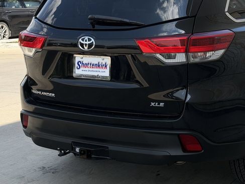 Used 2018 Toyota Highlander XLE FWD image 6