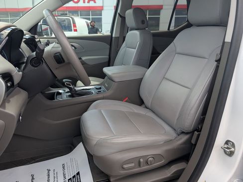 Used 2021 Chevrolet Traverse LT w/ LPO, Floor Liner Package image 11
