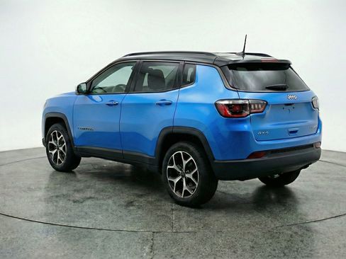 Used 2025 Jeep Compass Limited AWD/4WD image 6