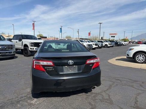 Used 2014 Toyota Camry SE image 11