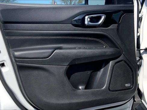 Certified 2022 Jeep Compass Altitude w/ Sun and Sound Group image 21