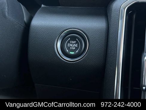 New 2026 GMC Acadia Denali Ultimate w/ LPO, Floor Liner Package AWD/4WD image 18