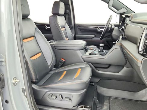 Used 2024 GMC Sierra 1500 AT4 w/ Technology Package AWD/4WD image 35