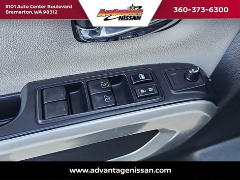 Used 2022 Nissan Titan SV w/ Accessory Utility Package image 9