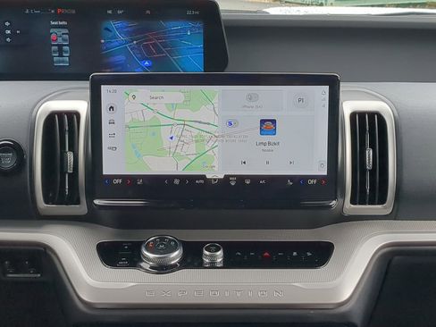 New 2026 Ford Expedition Active RWD image 16