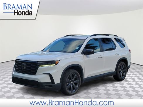 Certified 2025 Honda Pilot Sport image 1