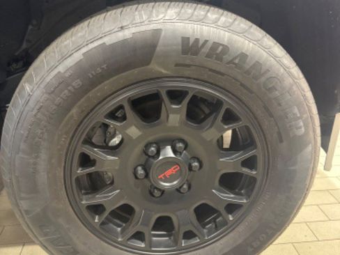 Certified 2025 Toyota Tacoma SR5 image 39