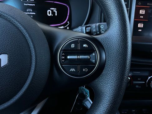 Used 2025 Kia Soul LX w/ LX Technology Package image 32