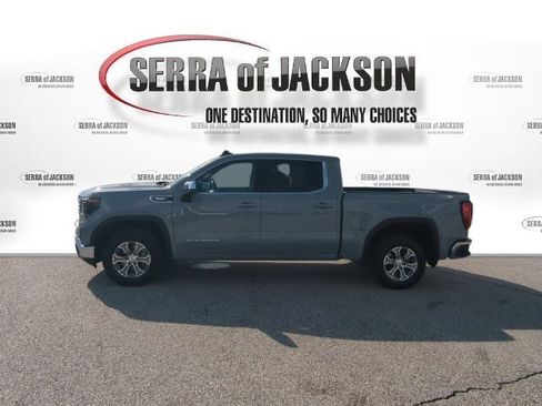 Used 2025 GMC Sierra 1500 SLE w/ X31 Off-Road Package AWD/4WD image 6