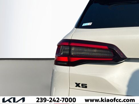 Used 2022 BMW X5 M50i w/ Executive Package image 10