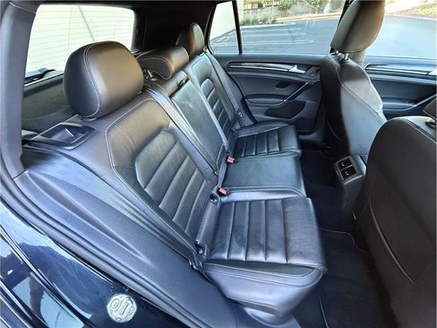 Used 2016 Volkswagen Golf 4-Door AWD/4WD image 18