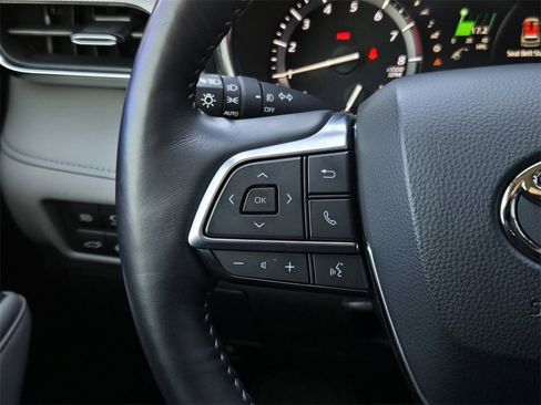 Used 2021 Toyota Highlander Platinum image 27