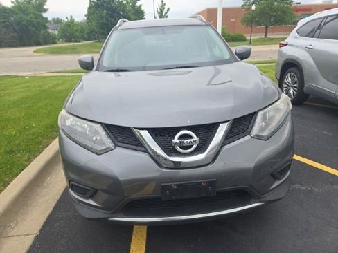 Used 2016 Nissan Rogue SV w/ SV Moonroof Package AWD/4WD image 2