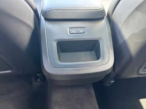 Certified 2025 Volvo XC60 B5 Plus AWD/4WD image 18
