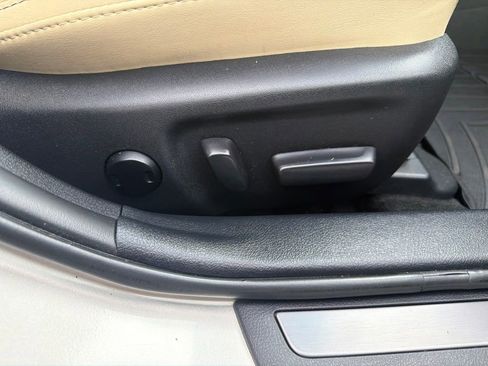 Used 2016 Toyota Avalon Limited w/ Toyota Safety Sense Package FWD image 29
