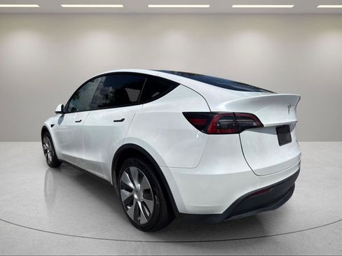 Used 2023 Tesla Model Y Long Range AWD/4WD image 7