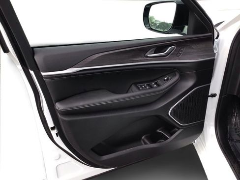 New 2026 Jeep Grand Cherokee L Limited AWD/4WD image 19
