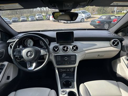 Used 2017 Mercedes-Benz GLA 250 4MATIC image 27