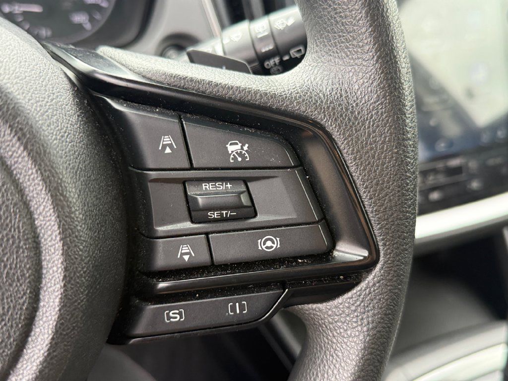 Used 2025 Subaru Crosstrek 2.5i Premium AWD/4WD image 17